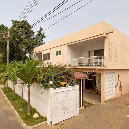 Agoo Hostel (Adults Only) Accra Bagian luar foto
