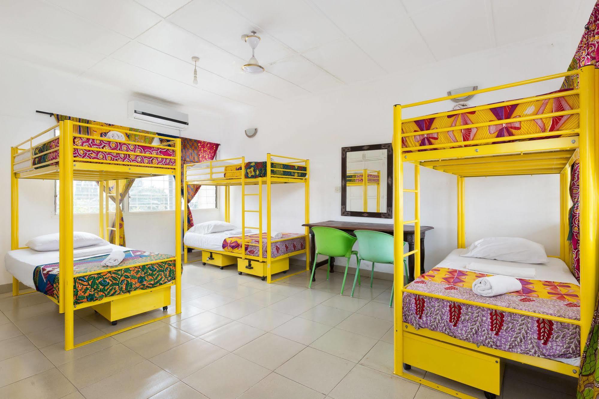 Agoo Hostel (Adults Only) Accra Bagian luar foto